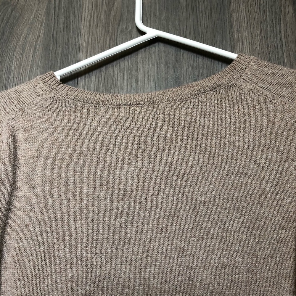 Basic Crewneck Sweater - Picture 7 of 8
